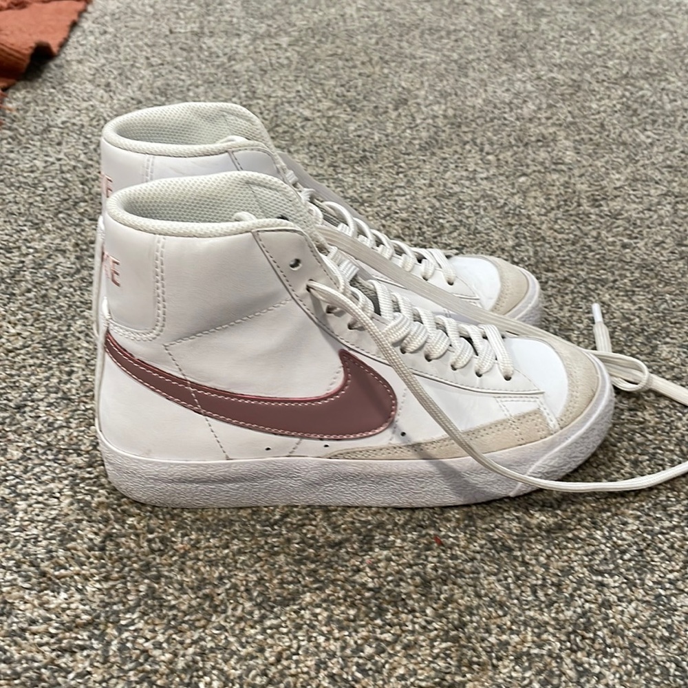 Nike blazers big kid girls size 4.5